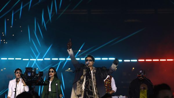 ali-zafar-electrifies-packed-dubai-international-stadiumat-dp-world-ilt20-season-4-opening-ceremony.Click to read full article.