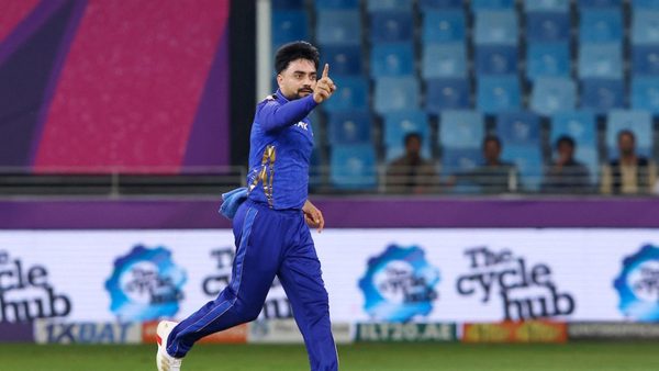 mi-emirates-hold-on-to-stun-dubai-capitals-by-seven-runs.Click to read full article.